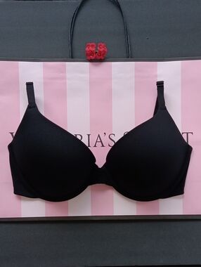 Victoria's Secret Pink T-Shirt Bra - Smooth Molded Cups Wear Everywhere Size 36D